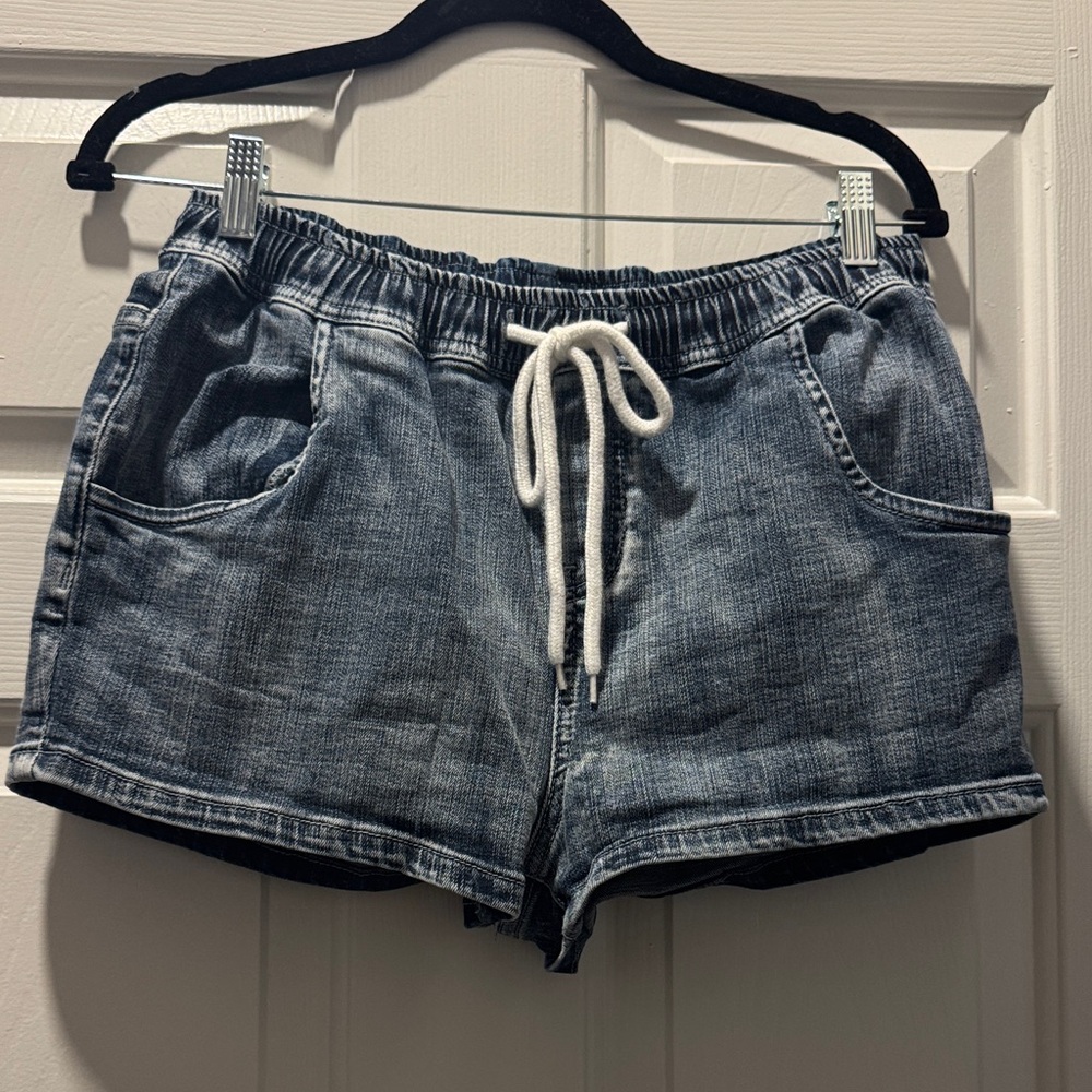 Legoe heritage maternity denim shorts